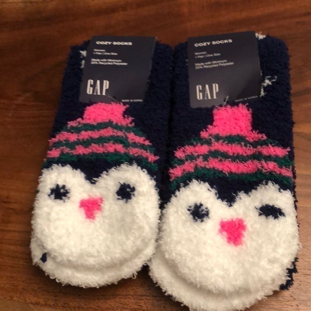 2 PAIRS NWT GAP‎ WOMEN’S COZY SOCKS PENGUIN WITH A HAT